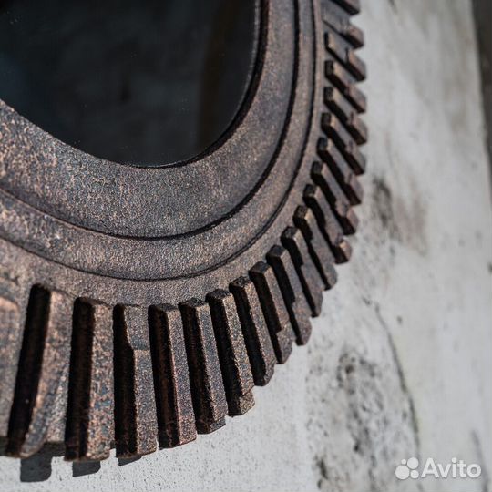 Зеркало в деревянной раме лофт