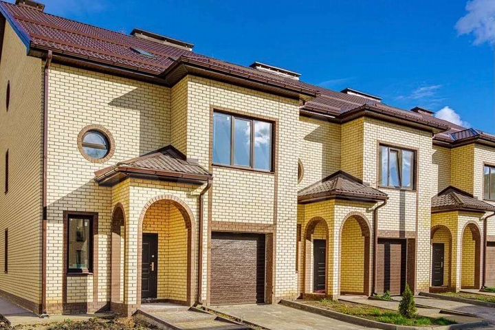 Таунхаус 220 м² на участке 4,3 сот.