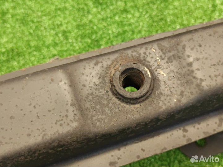 Усилитель заднего бампера Ford Focus 2 хэтчбек 1.6