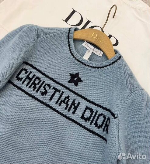 Женская кофта от Christian Dior