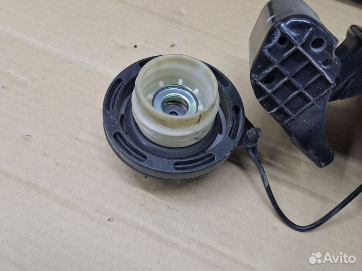 Лючок бензобака Kia Rio 2 JB