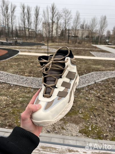 Высокие кроссовоки Adidas