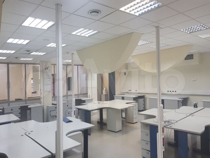 Сдам здание, 1824.8 м²