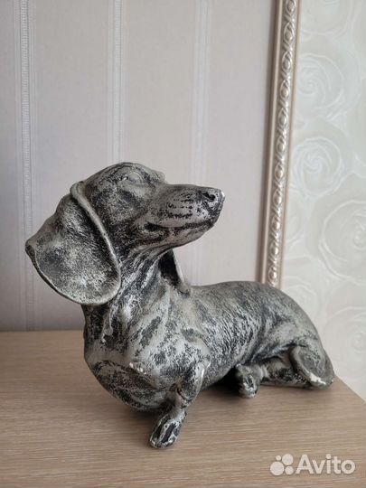 Статуэтка-копилка такса