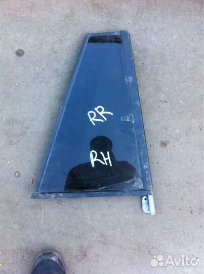 Стекло задней правой двери треугольник Range Rover