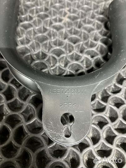 Держатель сливного шланга