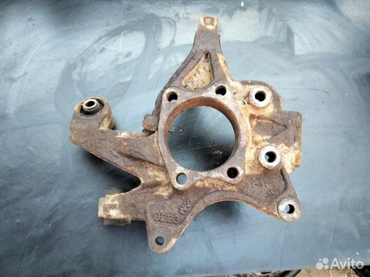 Кулак задний левый Subaru Tribeca B9 EZ30D 2007