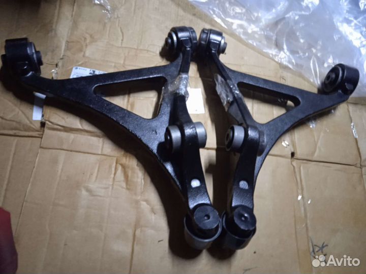 Рычаг перед dodge Challenger AWD