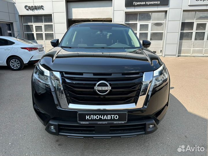 Nissan Pathfinder 3.5 AT, 2022