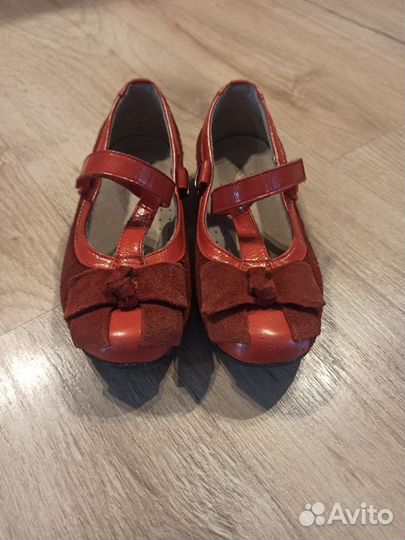 Детские туфли