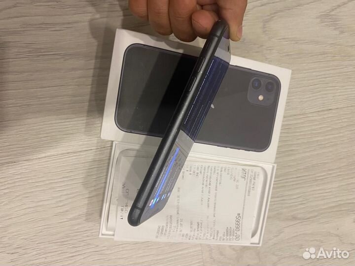 Телефон iPhone 11