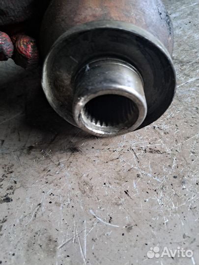 Привод левый Volkswagen Transporter T5