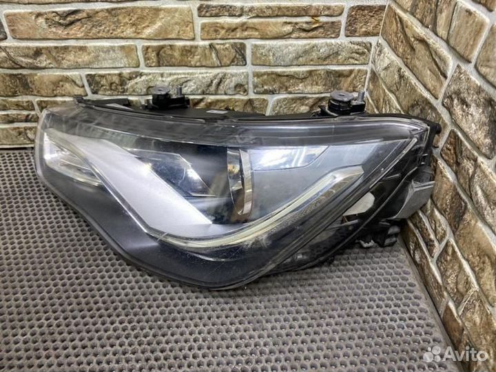 Фара левая Audi A1