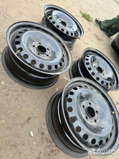 Штампованный диск r 16