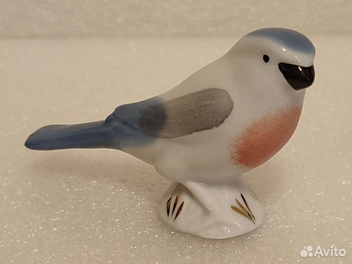 Статуэтка. Снегирь. Фарфор. СССР