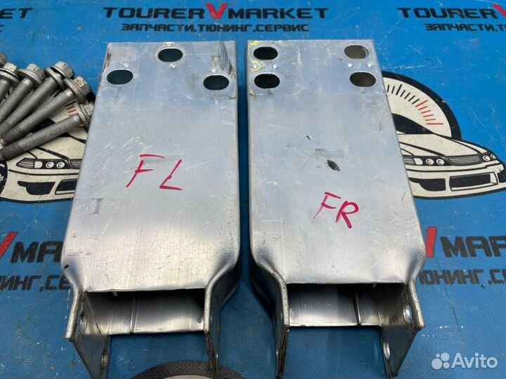 Крепление жесткости бампера переднее Mercedes-Benz