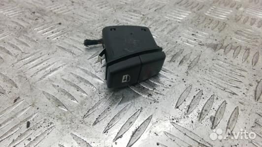 Кнопка аварийки BMW X1 E84 (98B05I501)