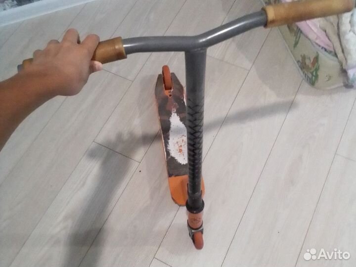 Трюковой самокат xaos