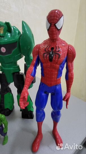 Человек паук,железный человек, робот