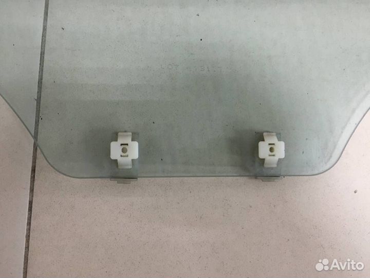 Стекло двери передней правой Hyundai Solaris 2010