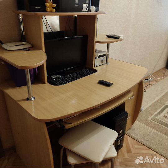 Компьютерный стол