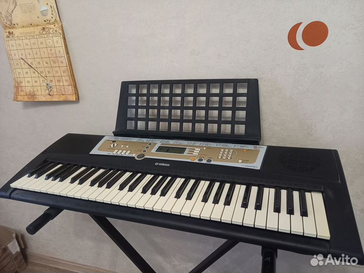 Синтезатор Yamaha PSR 200
