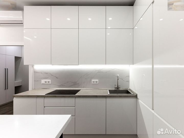 Кухня угловая Белая угловая