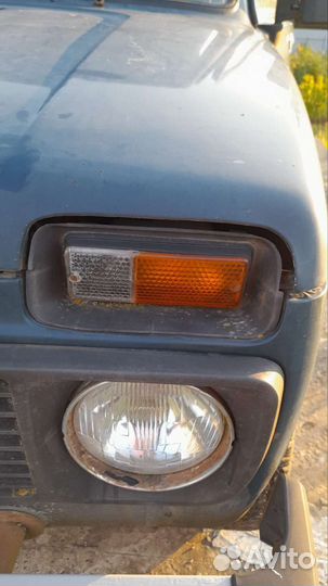 Стекло поворотника на ниву
