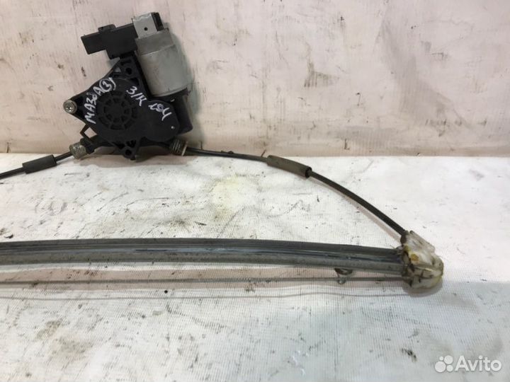 Стеклоподъемник задний правый Mazda 3 седан BK Z6