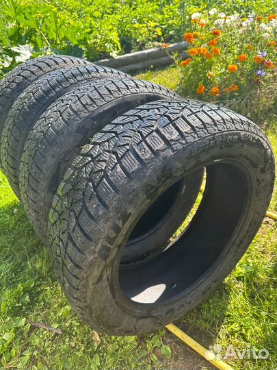 Bridgestone Blizzak Spike-02 SUV 235/55 R19 92T