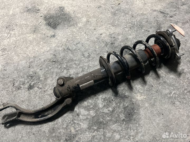 Передний левый амортизатор BMW x6 x5 e70 e71