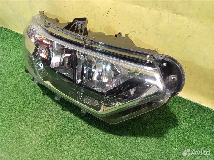 Фара правая LADA Niva Travel 2020