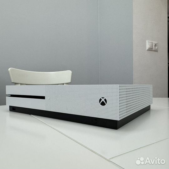 Игровая консоль Xbox one s