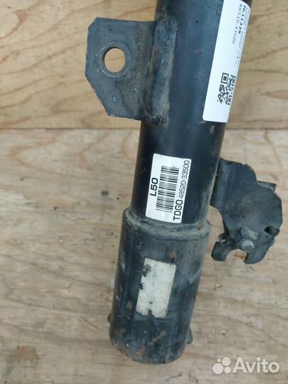 Амортизатор передний левый Toyota Camry XV40 ACV40