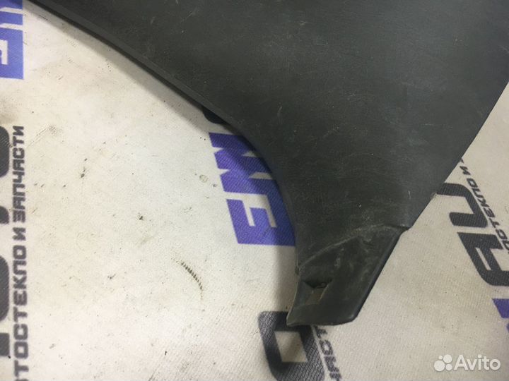 Накладка центральной стойки левая Форд Фокус 1