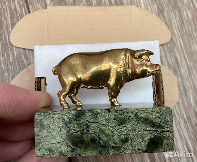 Фигурка свинья хрюшка свинка статуэтка