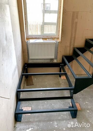 Г-образная лестница