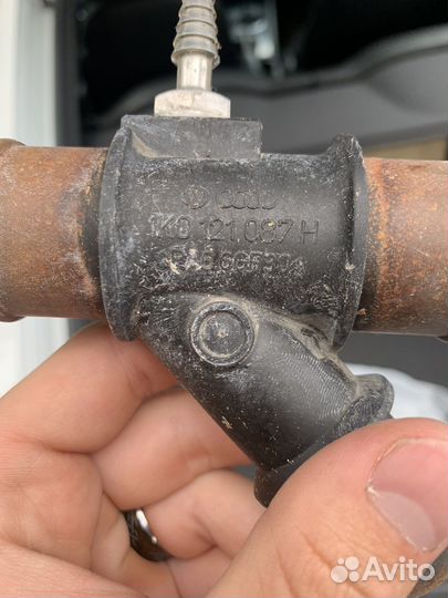 1K0121087H тройник системы охлаждения VAG