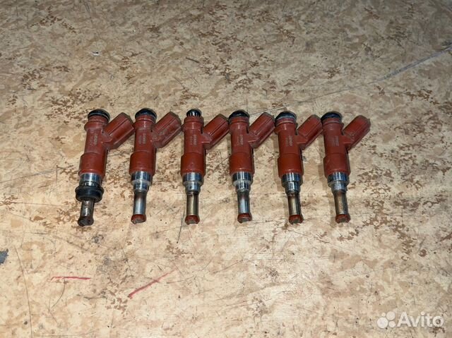 Форсунка топливная Toyota 2GR-FE 3.5