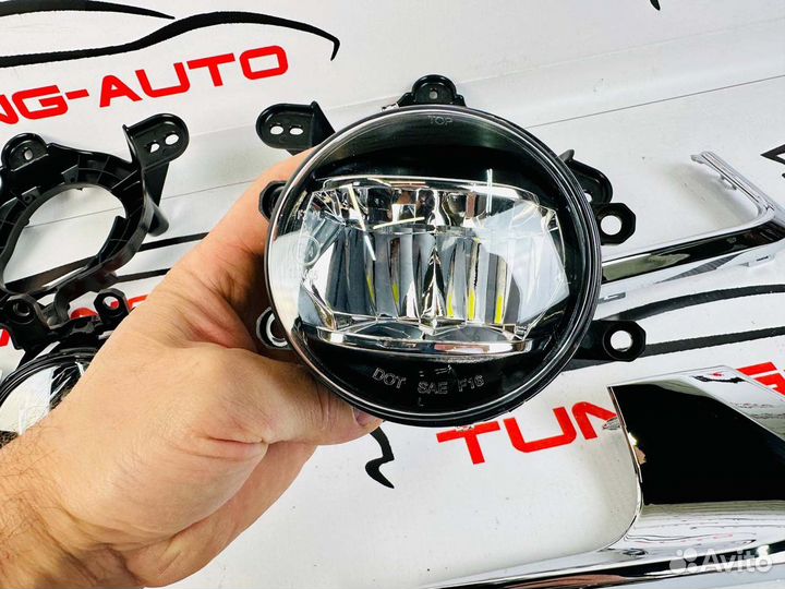 Противотуманные фары Toyota LC 200 LED T1815
