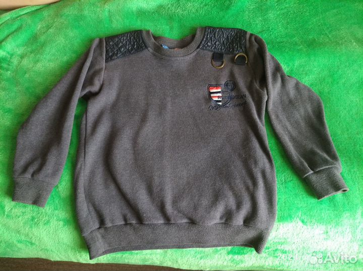 Продам кофту. Р. 128. Д/м. Турция