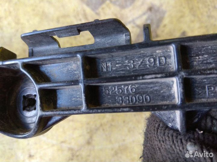 Кронштейн заднего бампера левый Toyota Camry 50