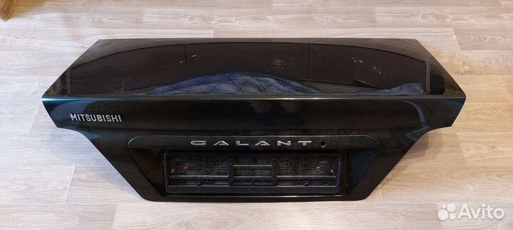 Крышка багажника Mitsubishi Galant 8