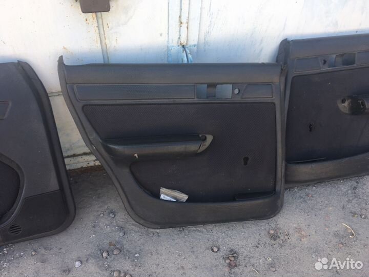 Обшивки дверей Audi 100 c4