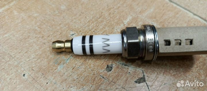 Свеча зажигания VW Caddy/Golf/Polo Skoda Fabia 1.4