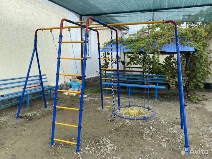 Детская площадка с 2 качелями