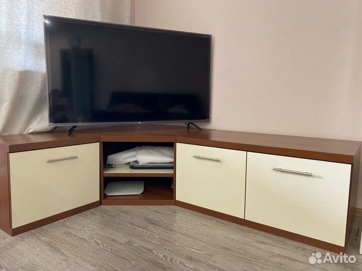 Тумба под телевизор из массива