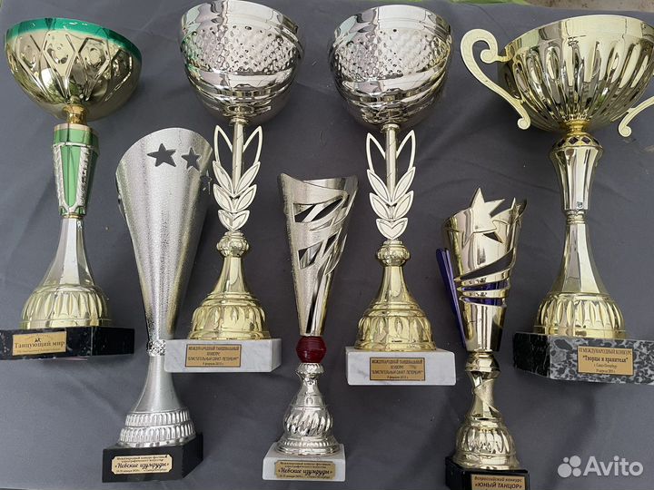 Статуэтки наградные