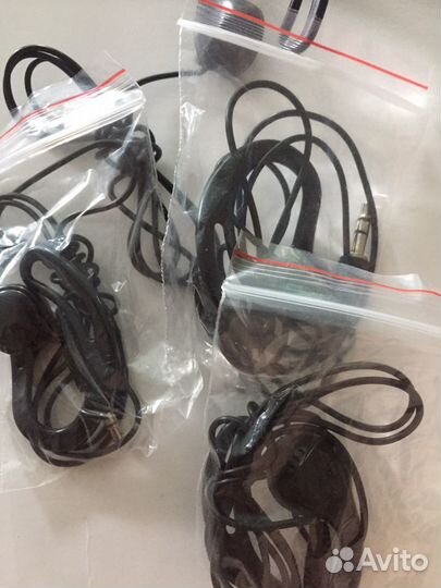 Наушник с креплением за ухо 3,5 мм