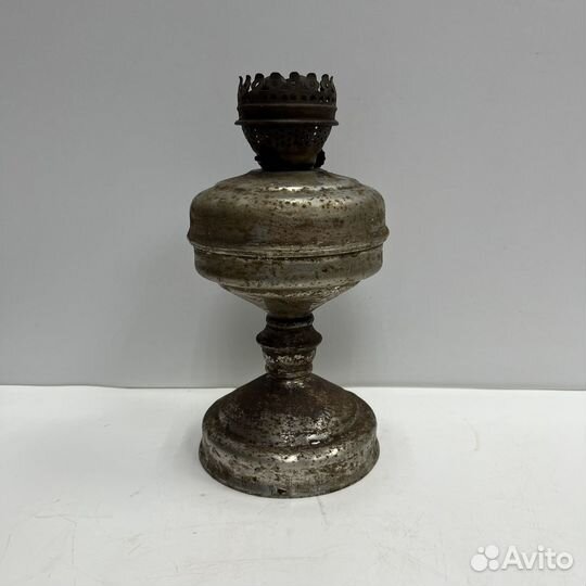 Старинная керосиновая лампа керосинка металл